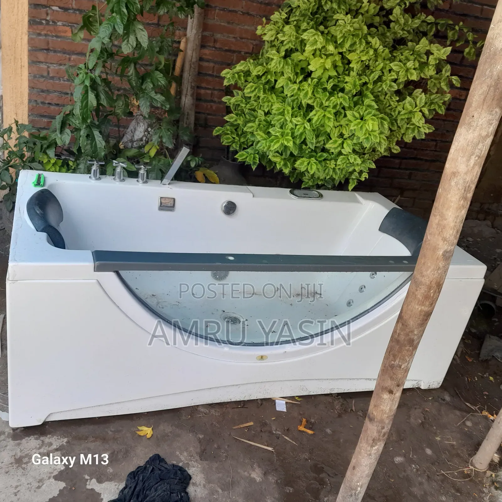 ያገለገለ ሞደርን ገንዳ Jacuzzi