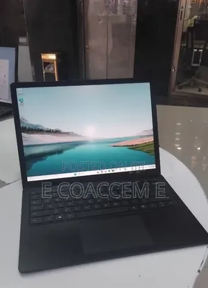 New Laptop Microsoft Surface 8GB Intel Core i5 SSD 256GB
