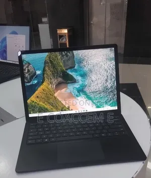 New Laptop Microsoft Surface 8GB Intel Core i5 SSD 256GB