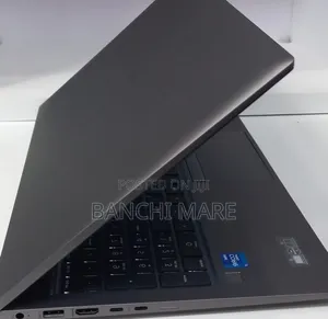 New Laptop HP ZBook Firefly G8 16GB Intel Core i7 SSD 512GB