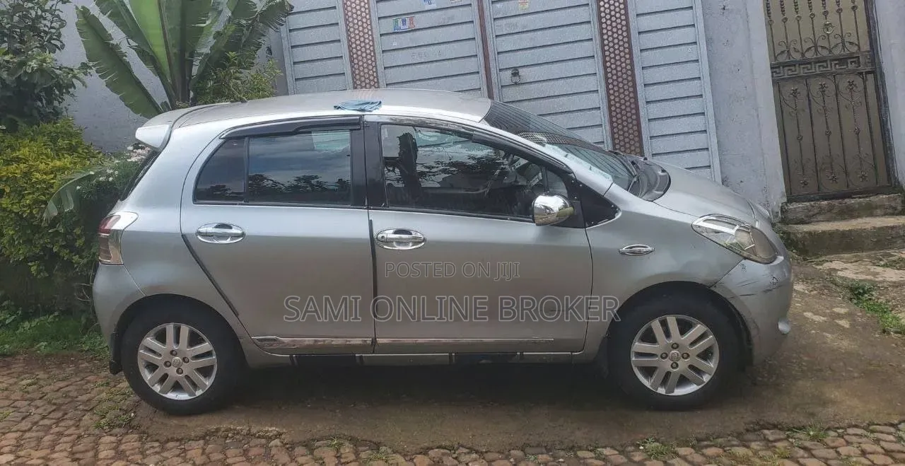 Toyota Yaris 2007 Gray
