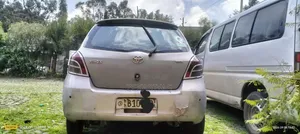 Toyota Yaris 2005 Gray