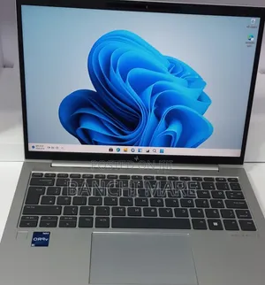 New Laptop HP EliteBook 830 G9 16GB Intel Core i5 SSD 512GB