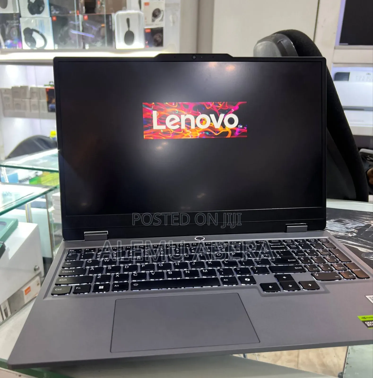 New Laptop Lenovo LOQ 15AHP10 16GB AMD Ryzen 5 SSD 512GB