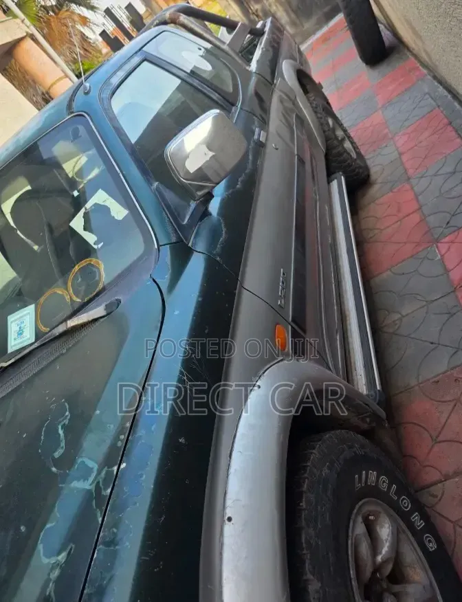 Mitsubishi L200 2000 Green