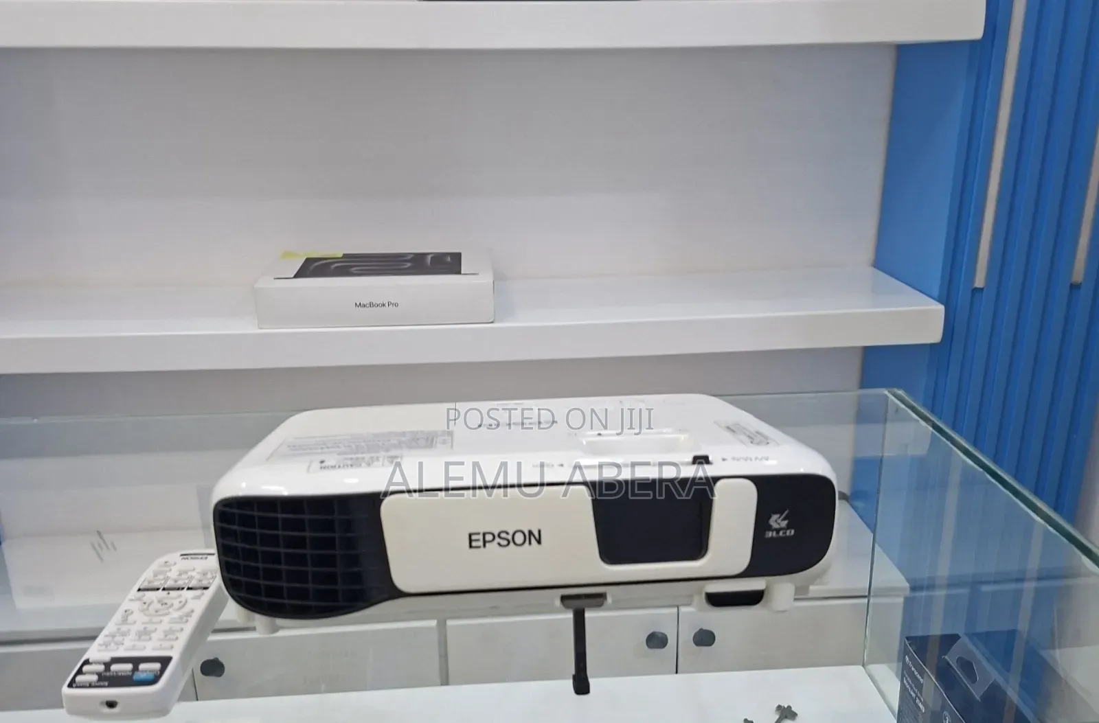 Epson Projector Model Name: EB-S41 Has Bag and Remote