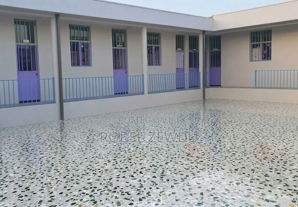 17bdrm House in Ayat 49, Bole for sale
