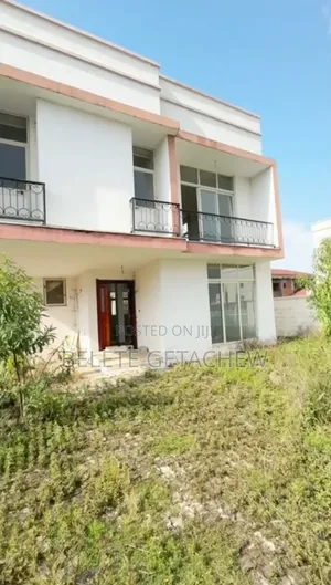 5bdrm House in Ccd  Compound, G+1, Oromia-Finfinne for sale