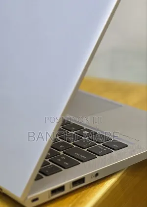 New Laptop HP EliteBook 830 G8 16GB Intel Core i5 SSD 512GB