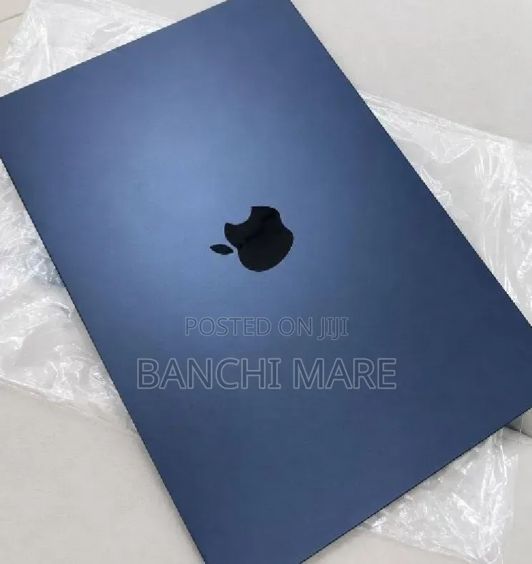 New Laptop Apple MacBook Air 2022 M2 8GB Apple M2 SSD 256GB
