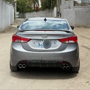 Hyundai Avante 2011 Silver