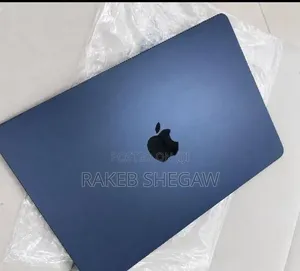 New Laptop Apple MacBook Air 2023 M2 8GB Intel Core i7 SSD 256GB