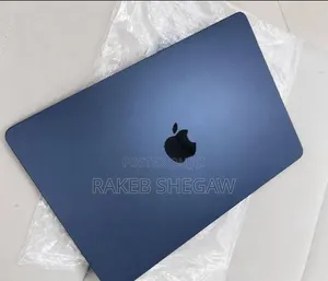 New Laptop Apple MacBook Air 2023 M2 8GB Intel Core i7 SSD 256GB