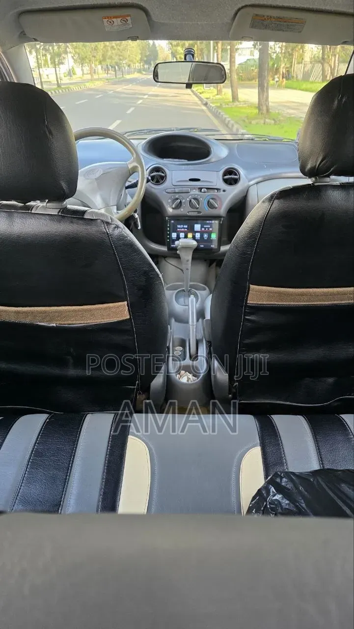 Toyota Vitz 2001 Silver
