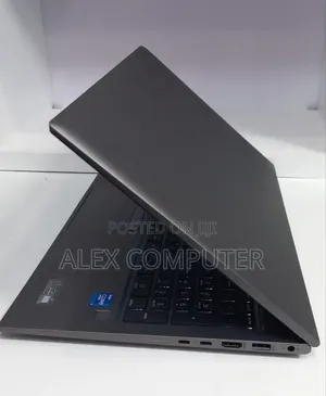 New Laptop HP ZBook Firefly G8 16GB Intel Core i7 SSD 512GB