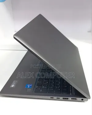 New Laptop HP ZBook Firefly G8 16GB Intel Core i7 SSD 512GB