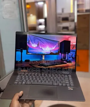 New Laptop HP Envy X2 8GB AMD Ryzen 5 SSD 512GB