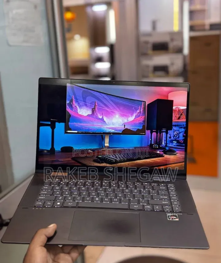 New Laptop HP Envy X2 8GB AMD Ryzen 5 SSD 512GB