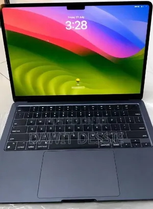 New Laptop Apple MacBook Air 2022 M2 8GB Apple M1 SSD 256GB
