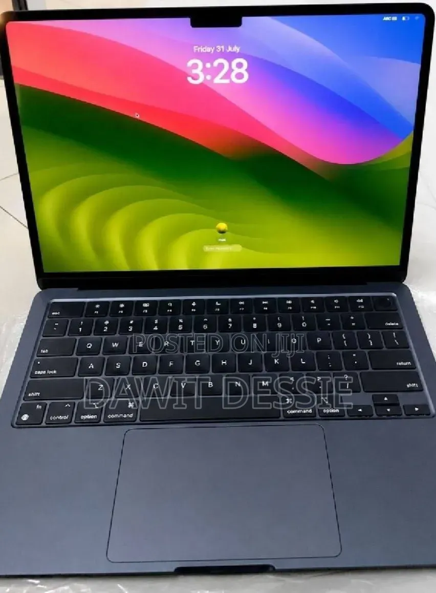 New Laptop Apple MacBook Air 2022 M2 8GB Apple M1 SSD 256GB