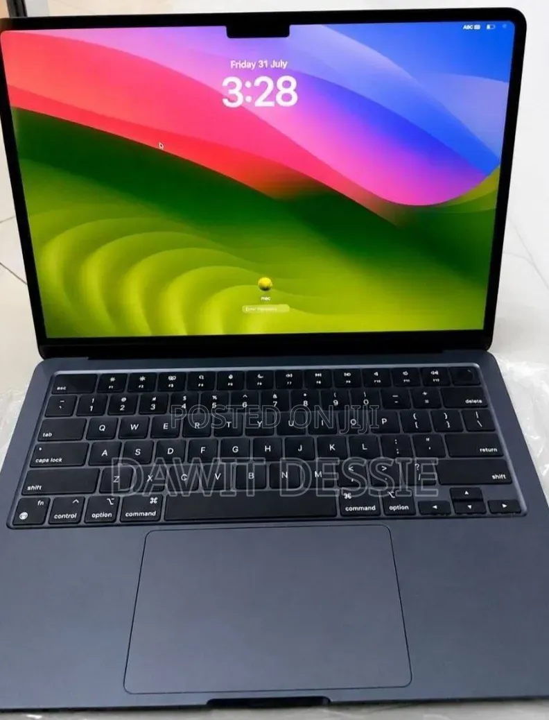 New Laptop Apple MacBook Air 2022 M2 8GB Apple M1 SSD 256GB