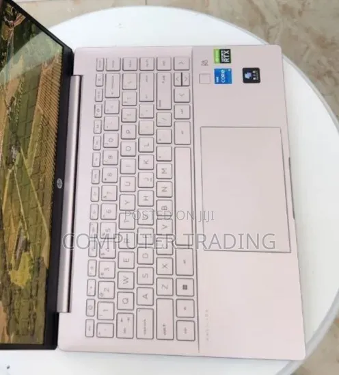 New Laptop HP Pavilion X2 10 16GB Intel Core i5 SSD 512GB