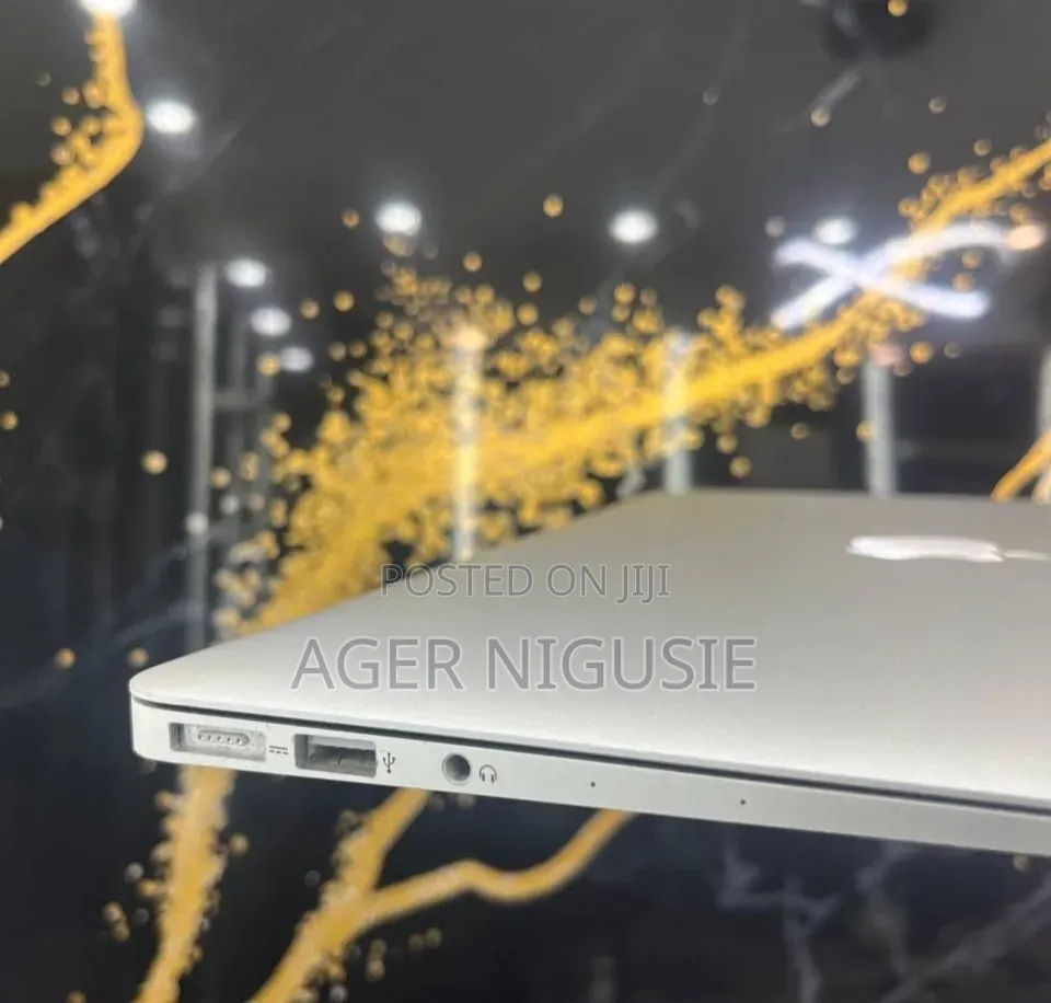 New Laptop Apple MacBook 16GB Intel Core i5 SSD 512GB