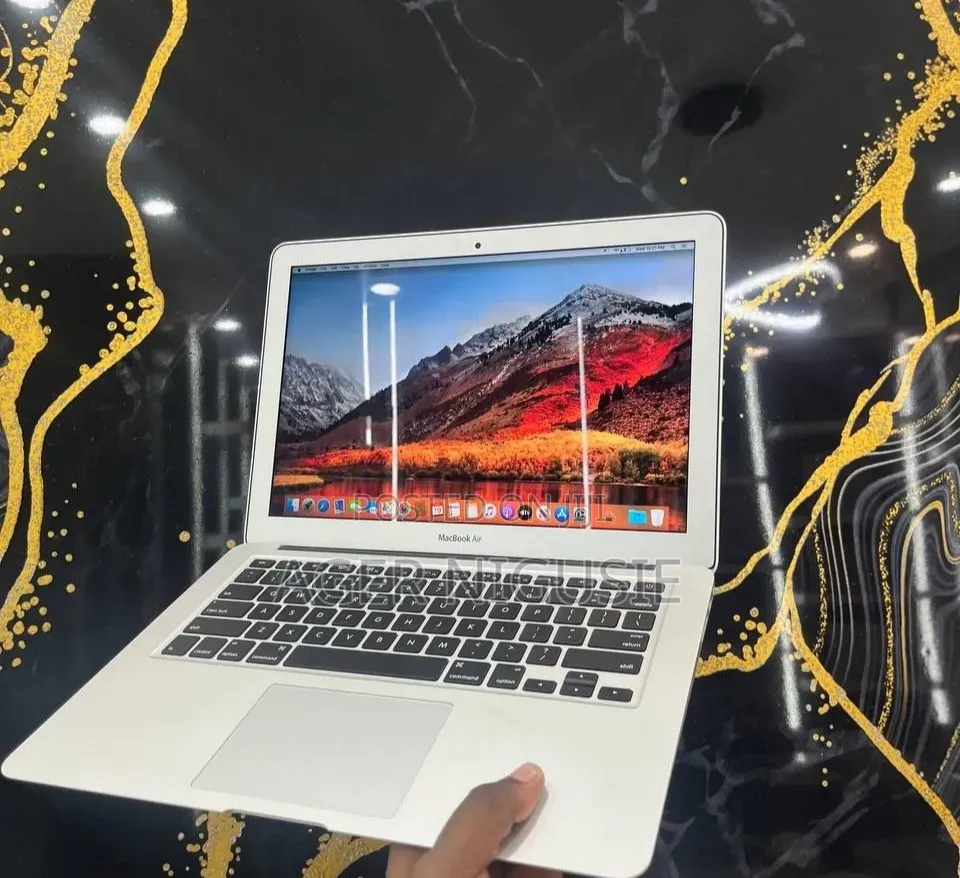 New Laptop Apple MacBook 16GB Intel Core i5 SSD 512GB