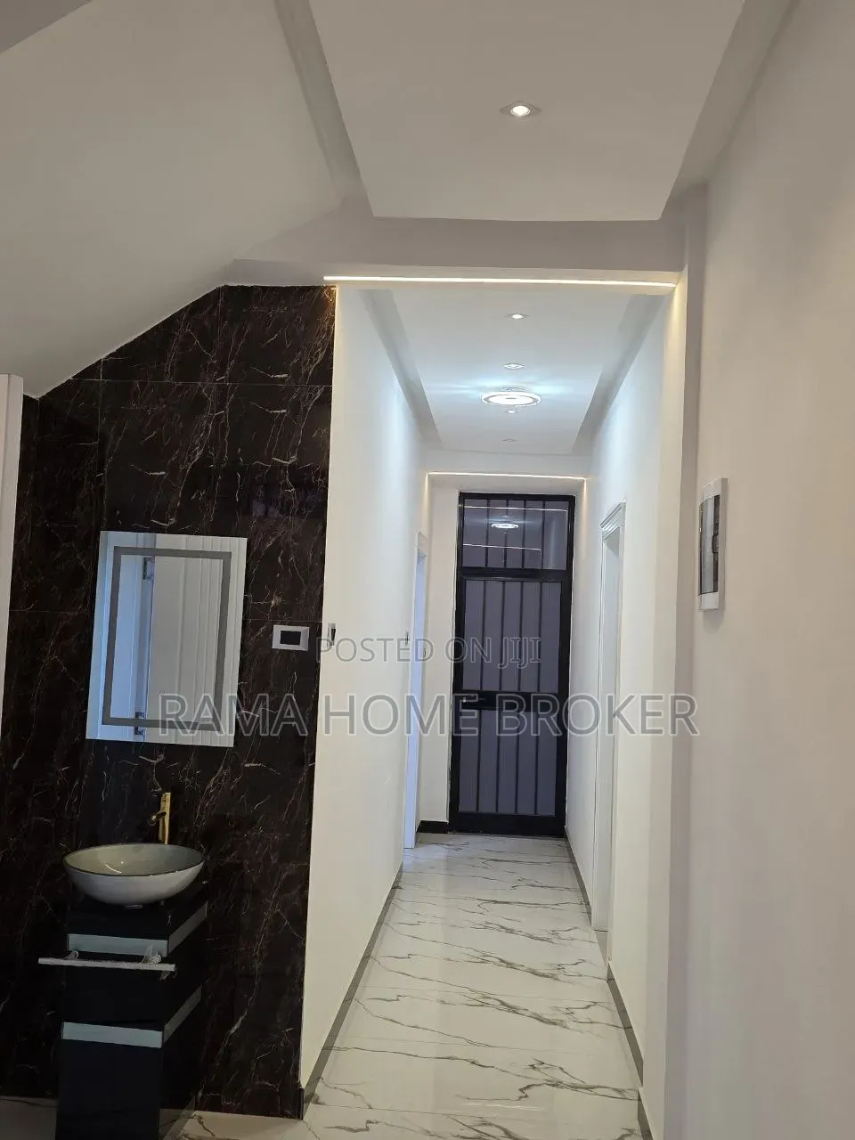 Furnished 7bdrm Villa in መሀል አያት ክብር ደመና አካባቢ, Yeka for sale