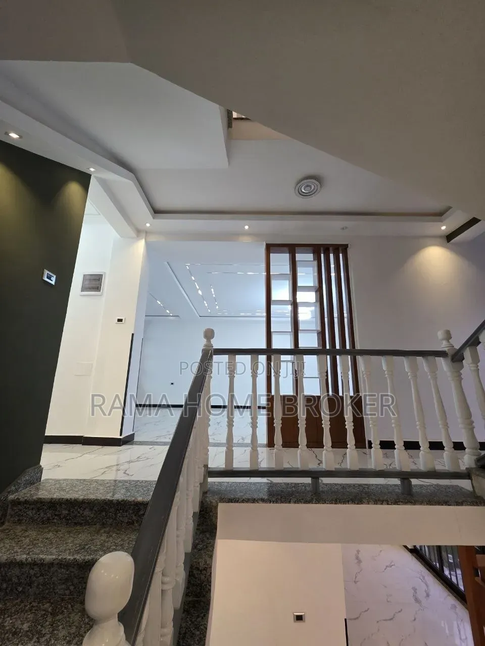 Furnished 7bdrm Villa in መሀል አያት ክብር ደመና አካባቢ, Yeka for sale