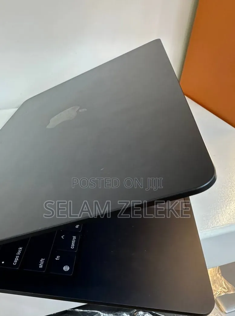 New Laptop Apple MacBook Pro 16GB Apple M5 Pro SSD 512GB