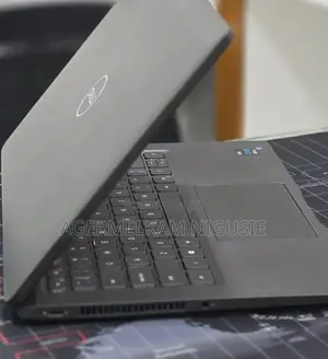New Laptop Dell XPS 15 16GB Intel Core i5 SSD 512GB