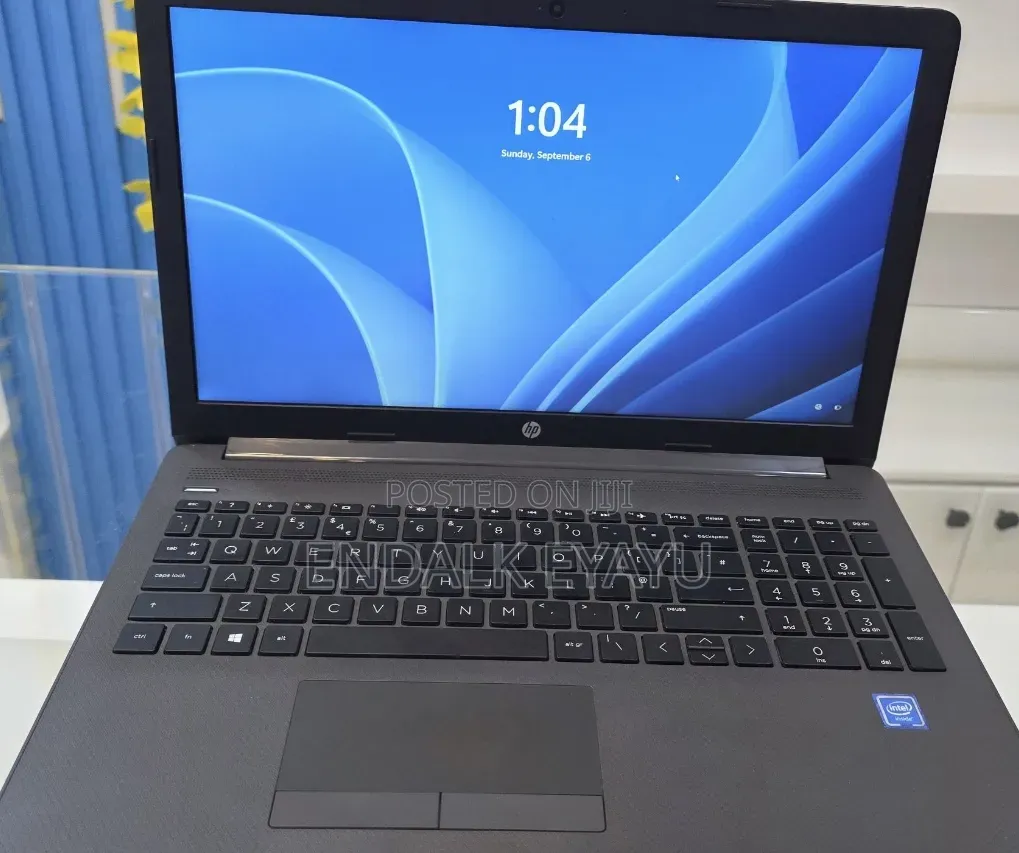 New Laptop HP 4GB Intel SSD 128GB