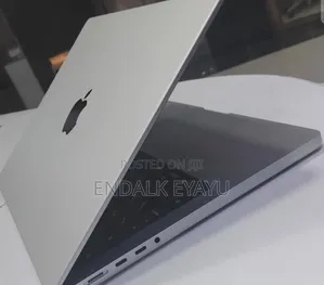 New Laptop Apple MacBook Pro 2024 M4 16GB Apple M4 Pro SSD 512GB