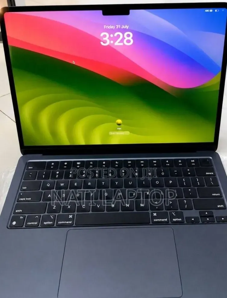 New Laptop Apple MacBook Air 2022 M2 8GB Apple M2 SSD 256GB
