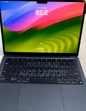 New Laptop Apple MacBook Air 2022 M2 8GB Apple M2 SSD 256GB