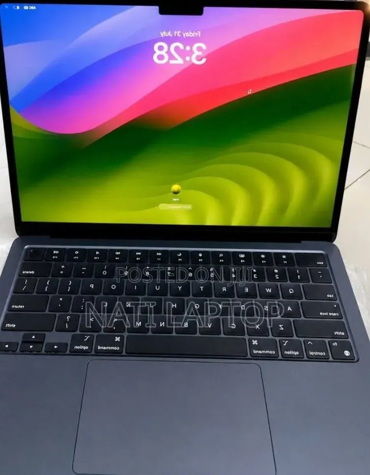 New Laptop Apple MacBook Air 2022 M2 8GB Apple M2 SSD 256GB