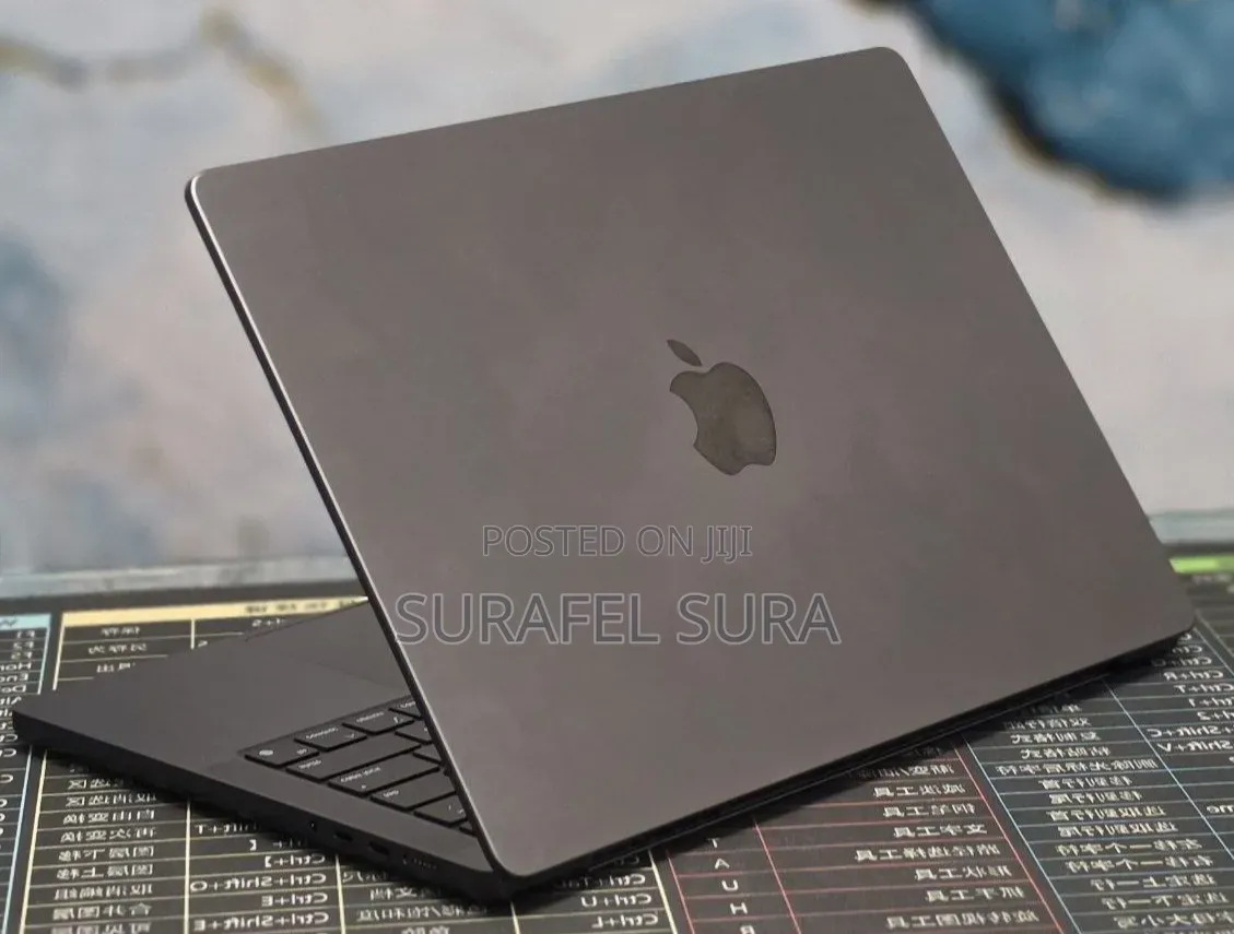 New Laptop Apple MacBook Pro 2024 M4 16GB Apple M4 SSD 512GB
