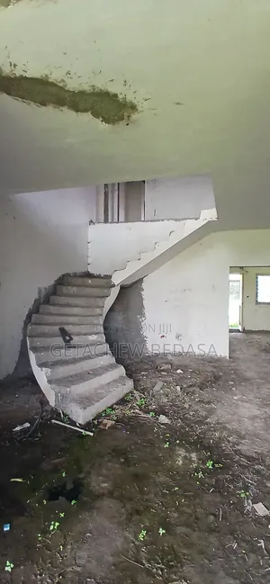 6bdrm House in Ccd, Oromia-Finfinne for sale