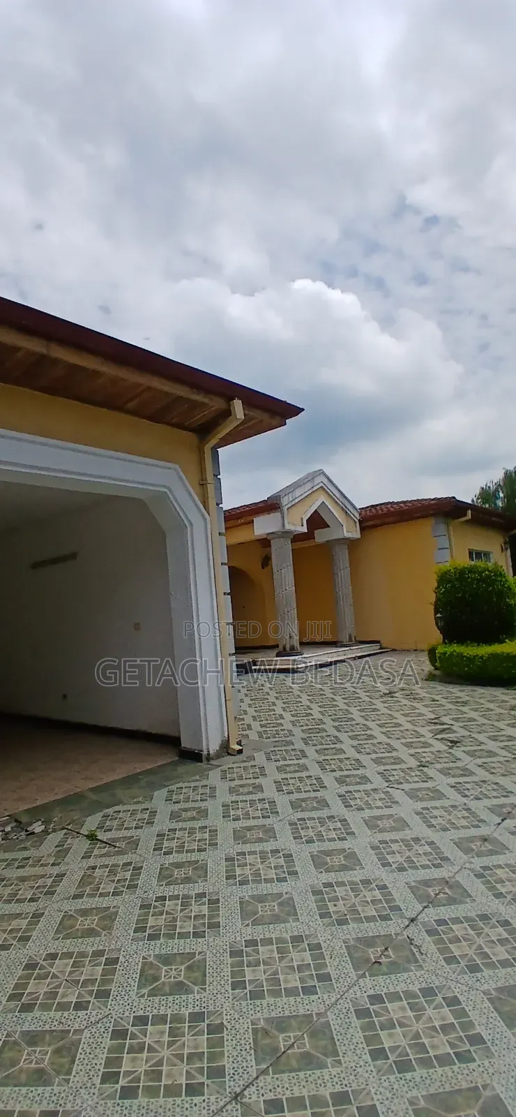 Furnished 6bdrm House in Ccd, Oromia-Finfinne for sale