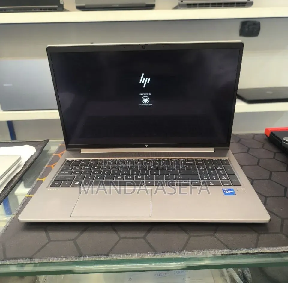New Laptop HP ZBook Studio G8 16GB Intel Core i7 SSD 512GB