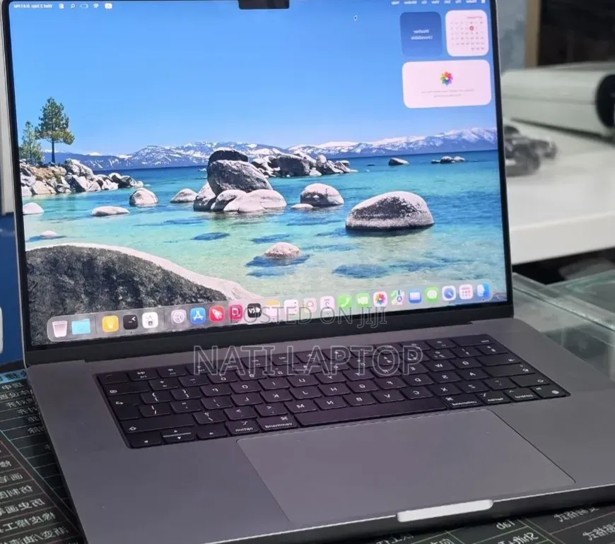 New Laptop Apple MacBook Pro 2021 M1 16GB Apple M1 Pro SSD 512GB