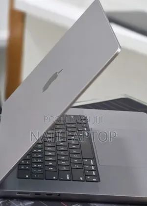 New Laptop Apple MacBook Pro 2023 M2 16GB Apple M2 SSD 512GB