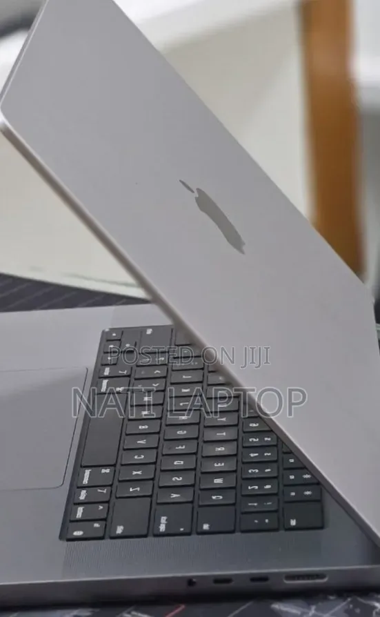 New Laptop Apple MacBook Pro 2023 M2 16GB Apple M2 SSD 512GB