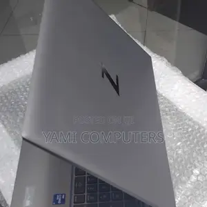 New Laptop HP ZBook Firefly G8 16GB Intel Core i7 SSD 512GB