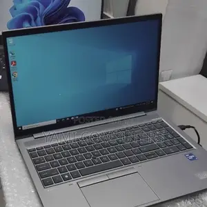 New Laptop HP ZBook Firefly G8 16GB Intel Core i7 SSD 512GB