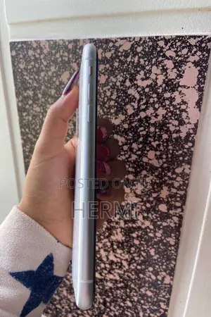 New Apple iPhone XR 64 GB White