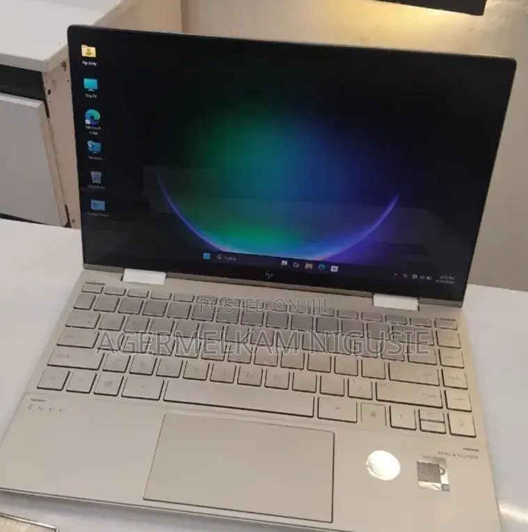 New Laptop HP Envy x360 8GB Intel Core i7 SSD 512GB
