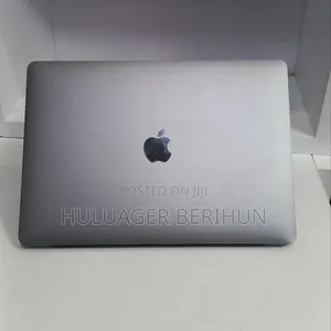 New Laptop Apple MacBook Pro 2020 M1 8GB Apple M1 SSD 256GB