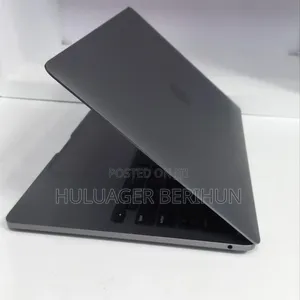New Laptop Apple MacBook Pro 2020 M1 8GB Apple M1 SSD 256GB
